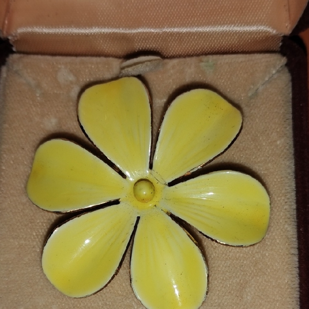 Elegant Yellow Floral Brooch